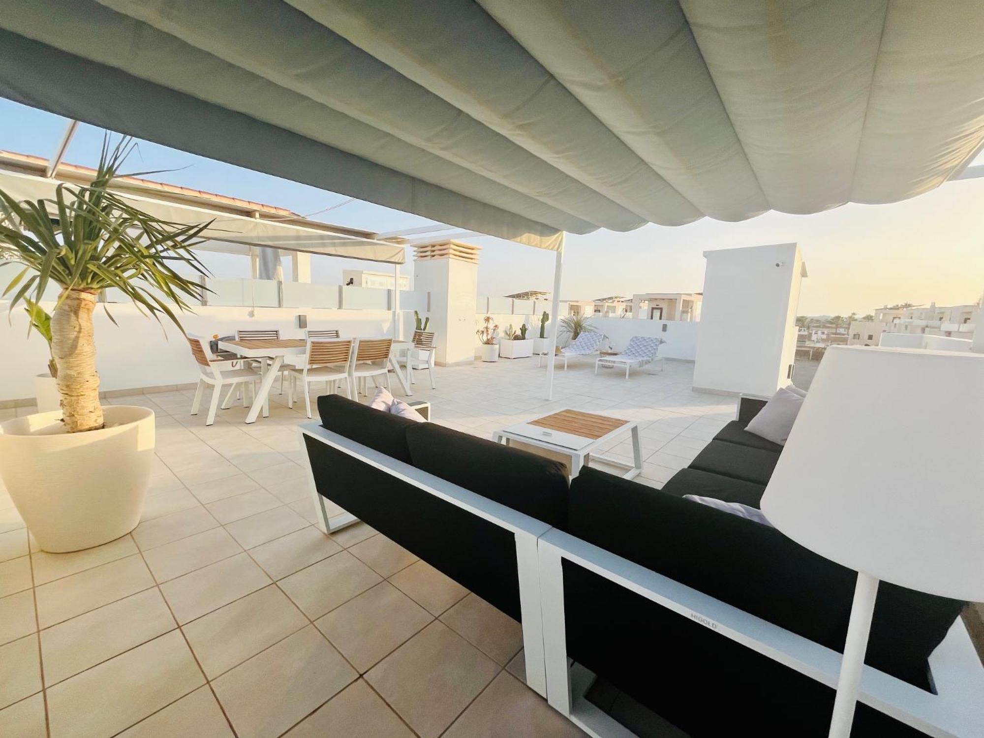 Fortuna Penthouse With Roof Terrace, Ac And Pool 로잘레스 외부 사진